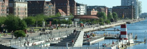 De stad, de rivier en het zwemmen